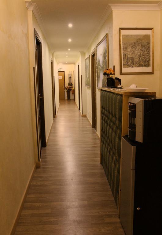 Tiburtina Hotel Holiday โรม ภายนอก รูปภาพ
